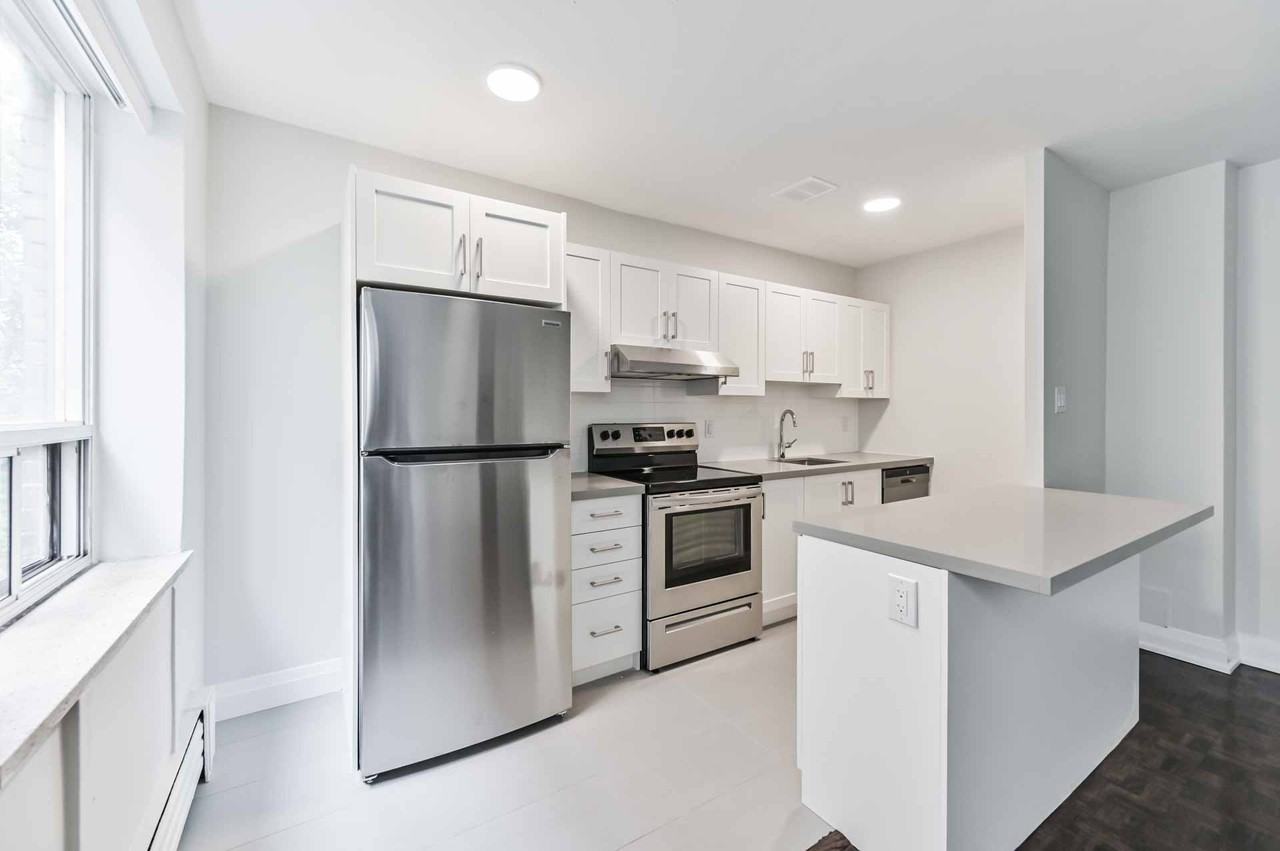 149 St. George - Photo 4 of 11