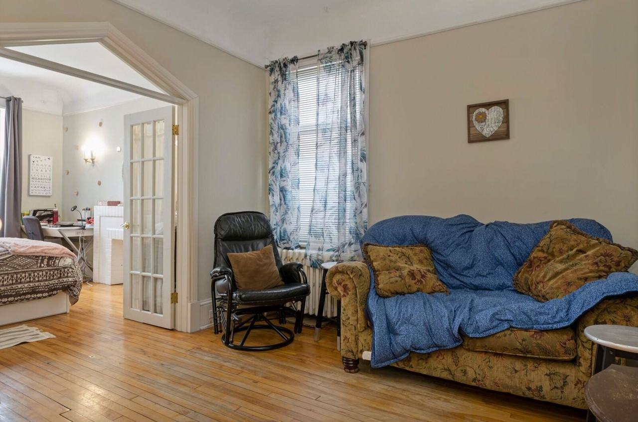 152 Goulburn Avenue - Photo 5 of 10