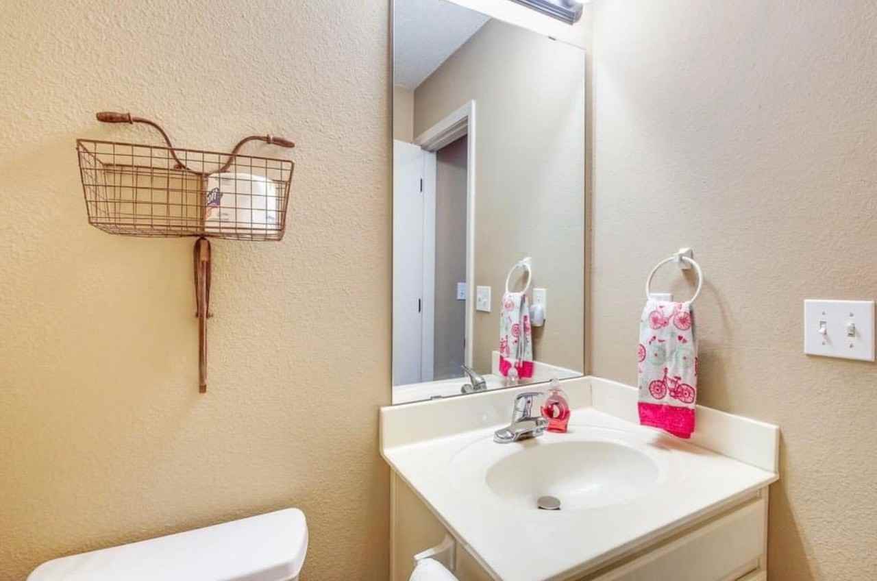 2230 Southwest Suncatcher Road - Photo 3 of 29