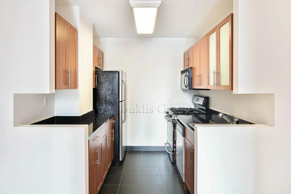 Maiden Ln #323 - Photo 6 of 7
