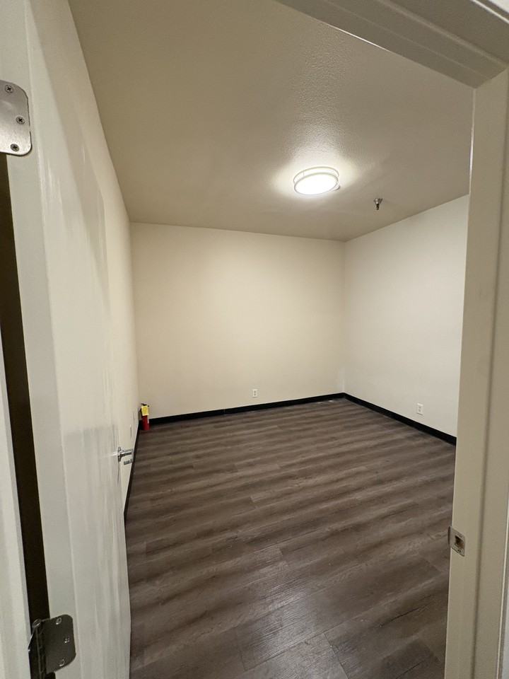 855 N Lark Ellen Ave #O - Photo 3 of 12