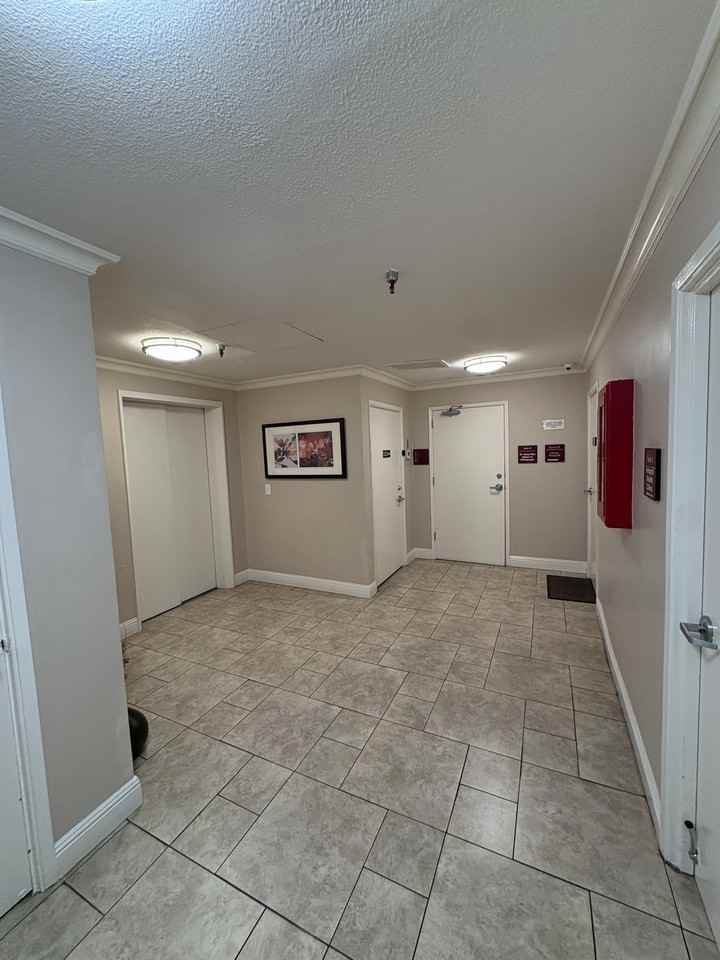 855 N Lark Ellen Ave #O - Photo 5 of 12