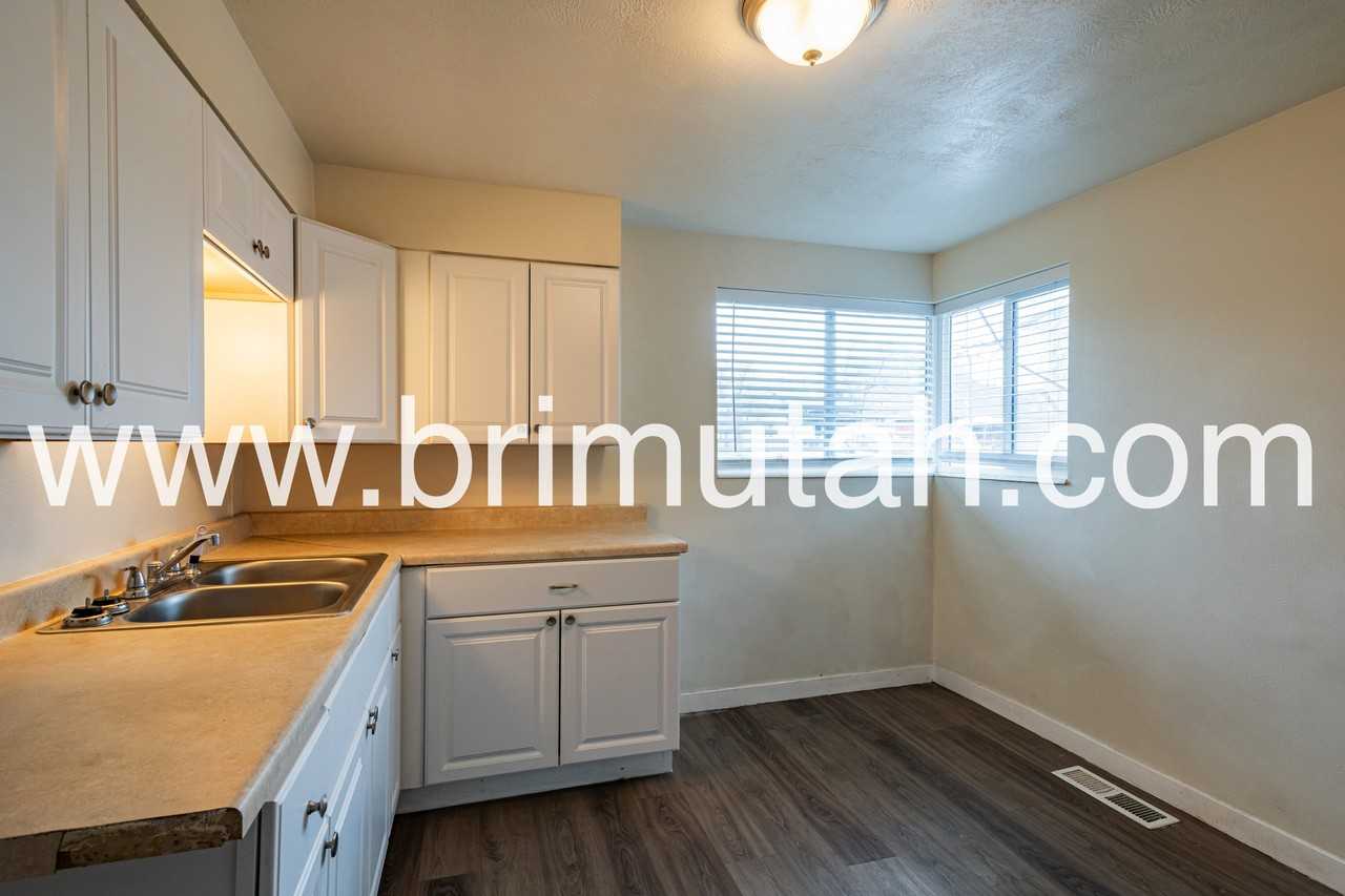 224 W 400 N #224 - Photo 3 of 19