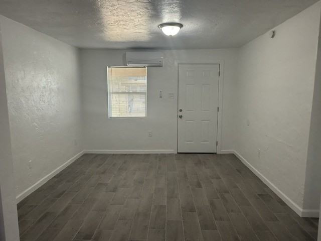 143 W Michigan Dr #2 - Photo 3 of 11
