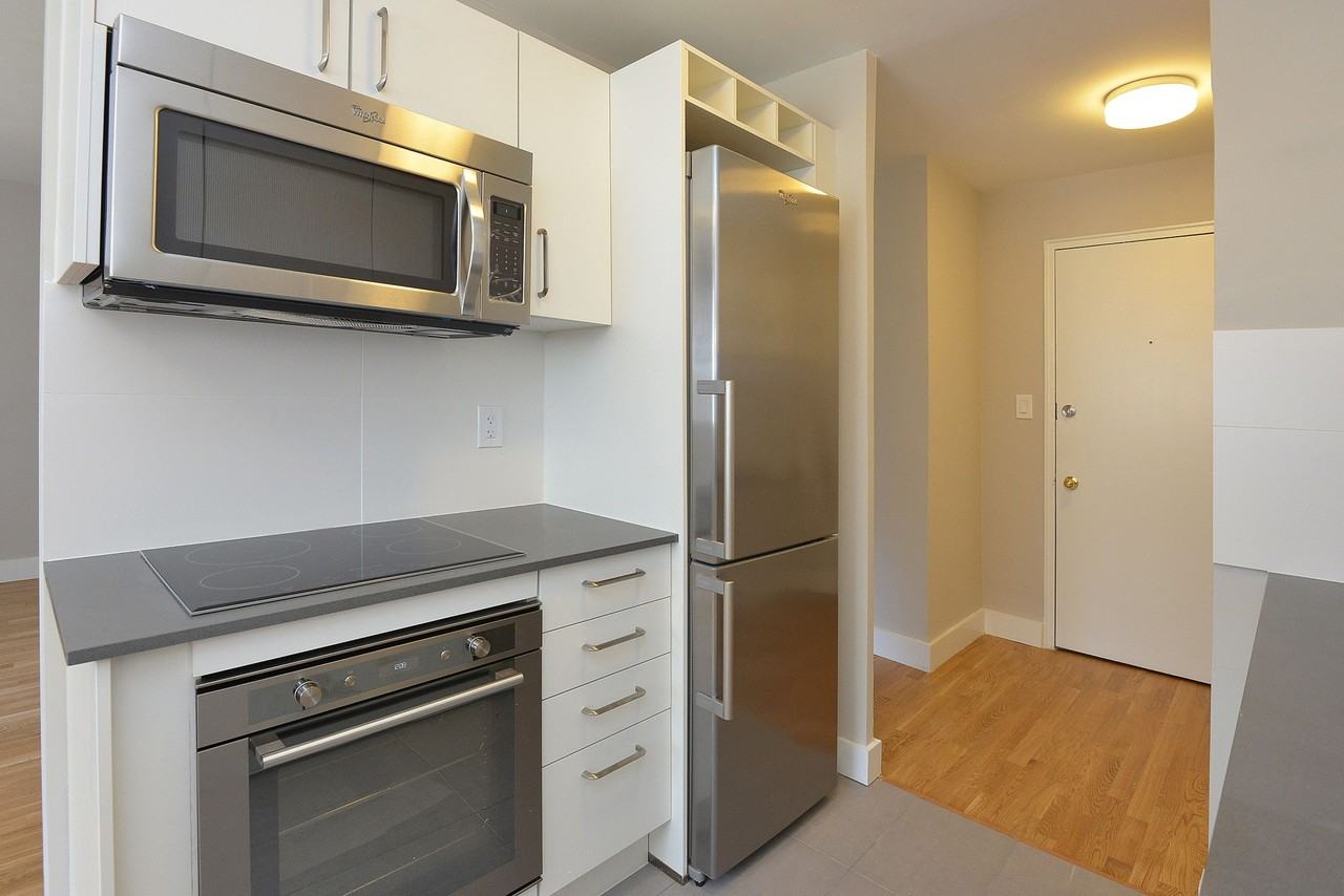 12 Bater Street - Photo 7 of 17