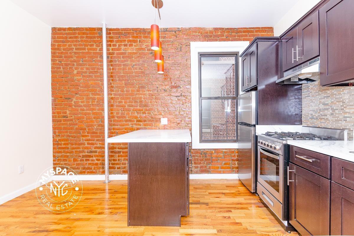 291 Crown St #A1 - Photo 3 of 8