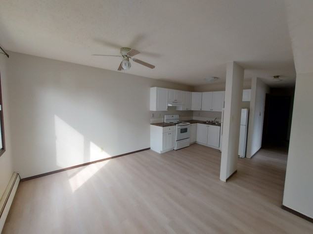6821 59 Ave - Photo 7 of 13