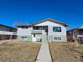 featured image of 420 54 Ave Sw
