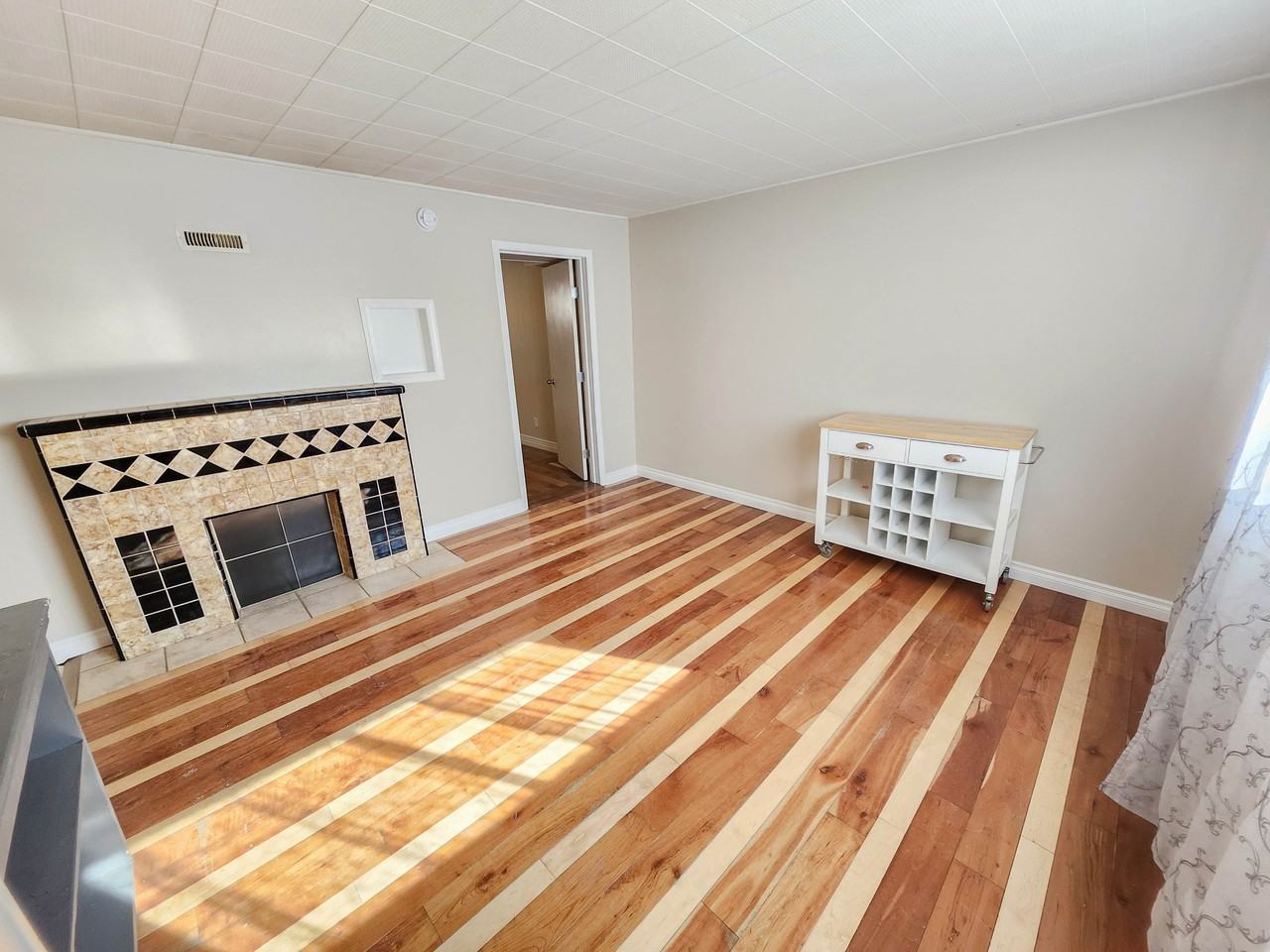 420 54 Ave Sw - Photo 5 of 15