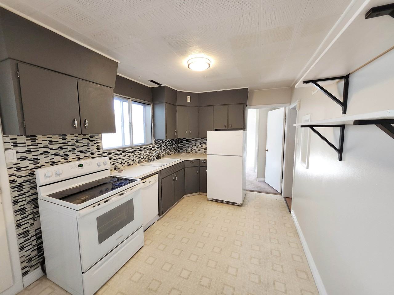 420 54 Ave Sw - Photo 6 of 15