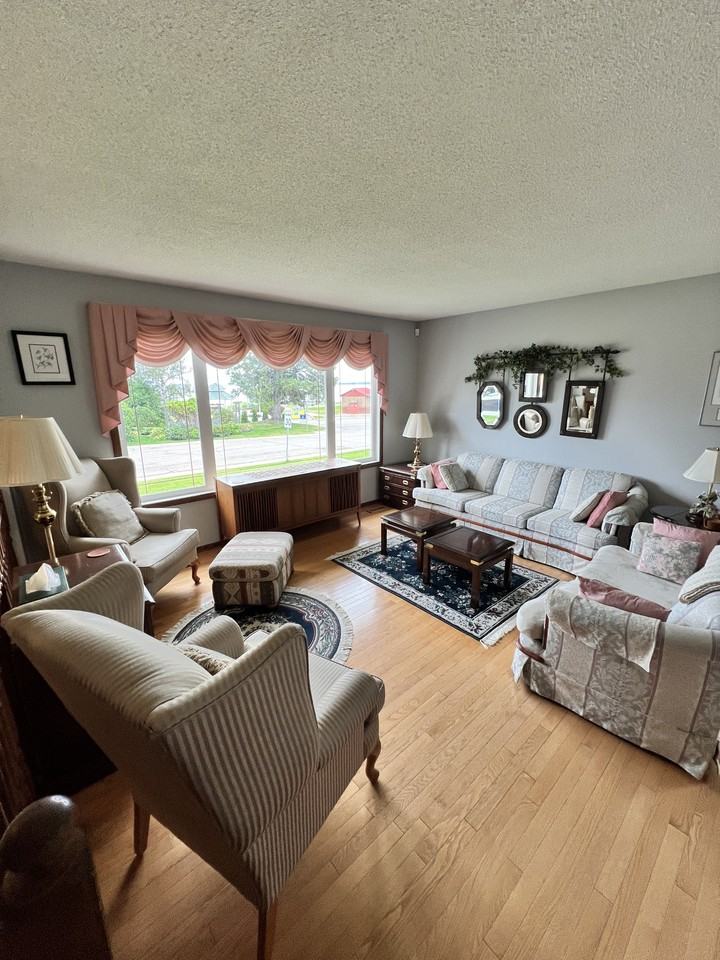 206 Pine Ave - Photo 6 of 50