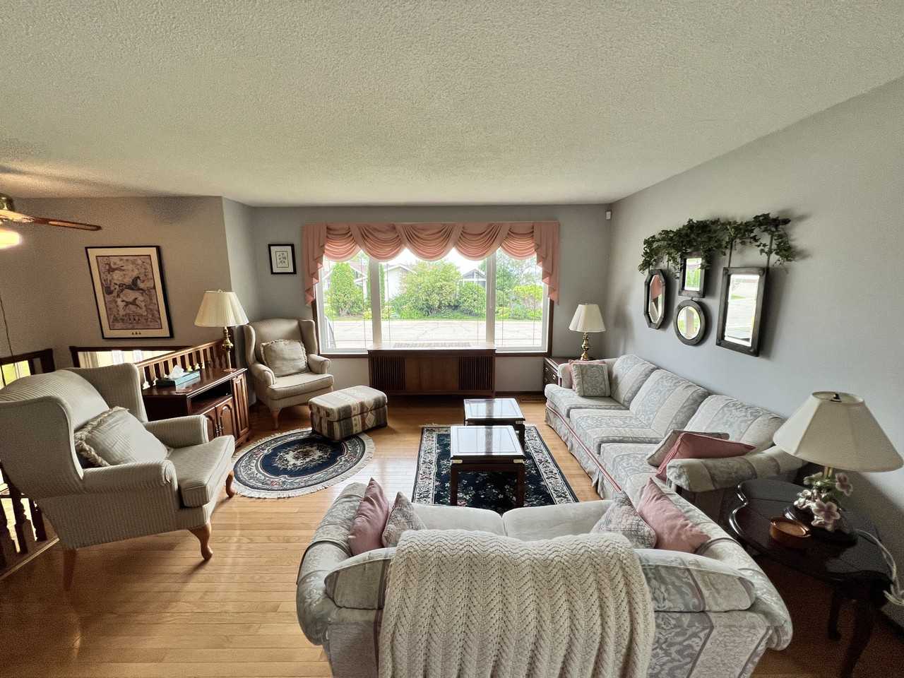 206 Pine Ave - Photo 7 of 50