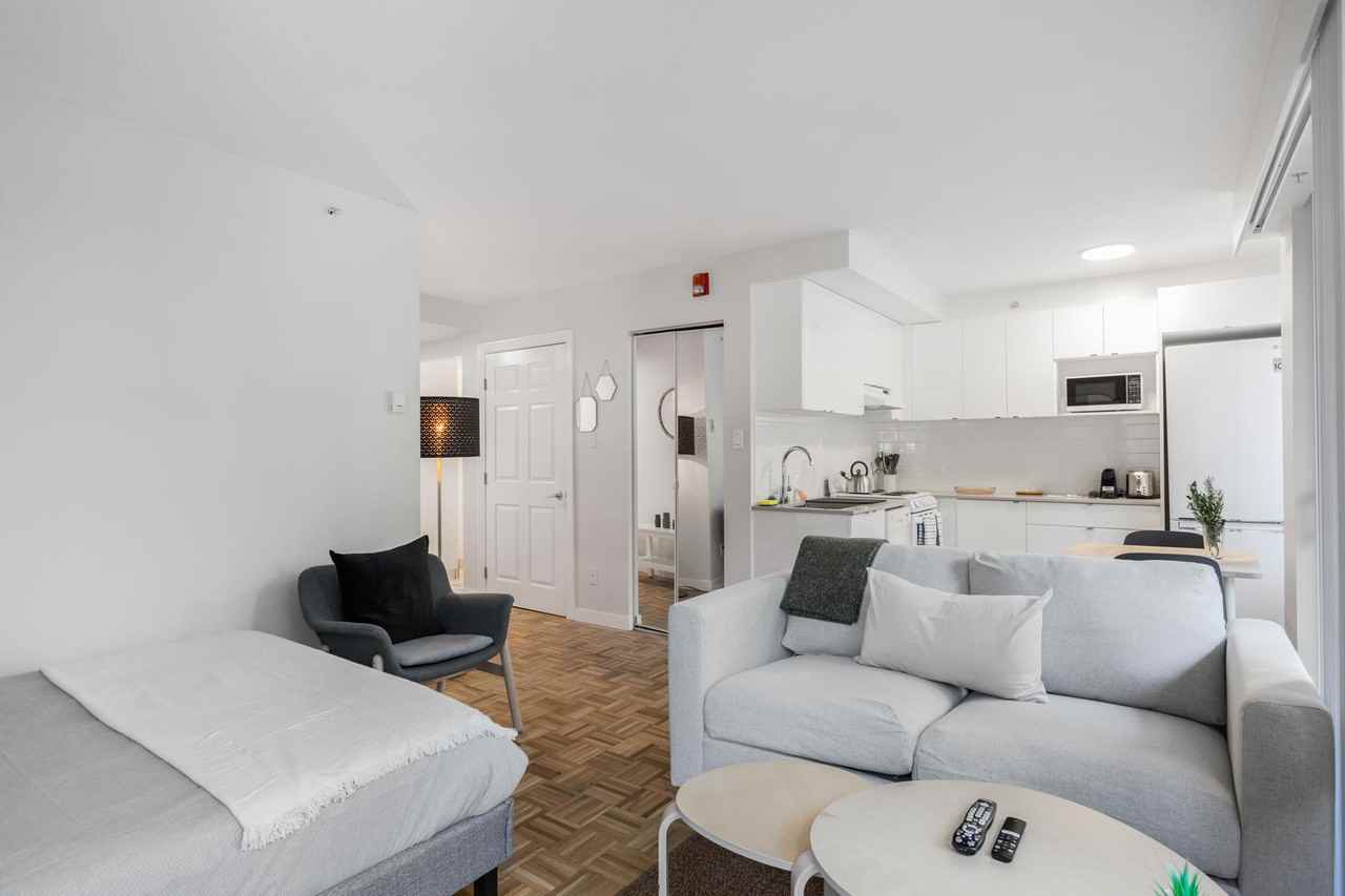 1033 Haro St - Photo 3 of 8