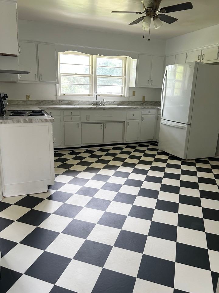 407 Elizabeth Dr #1 - Photo 5 of 15