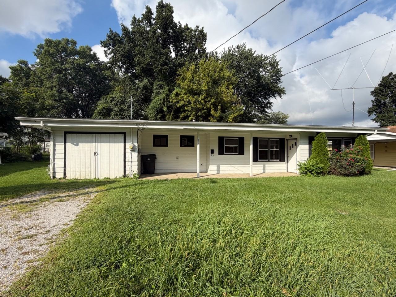 209 N Florida Ave - Photo 2 of 20