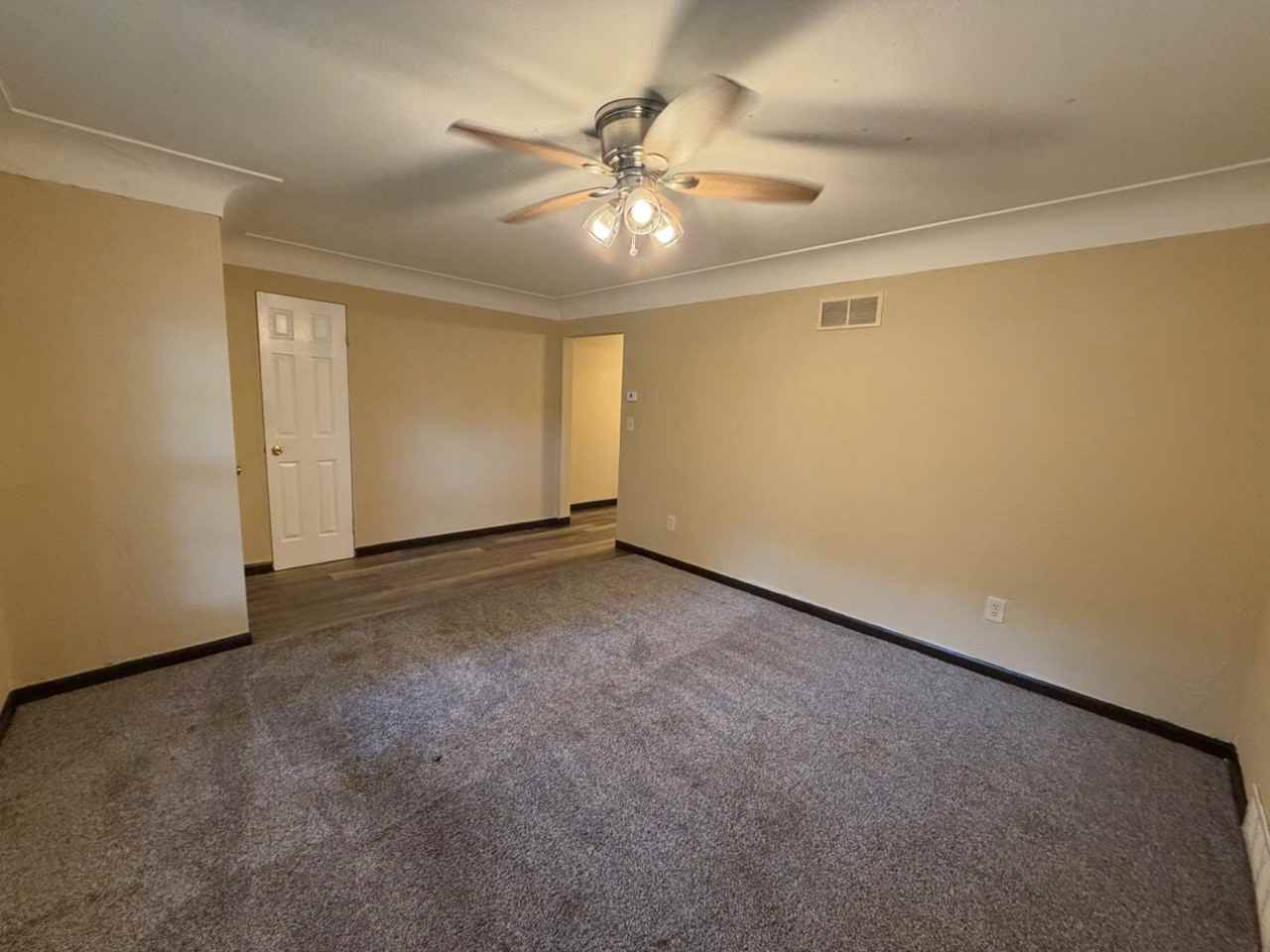 314-316 W. H Street - Photo 4 of 10