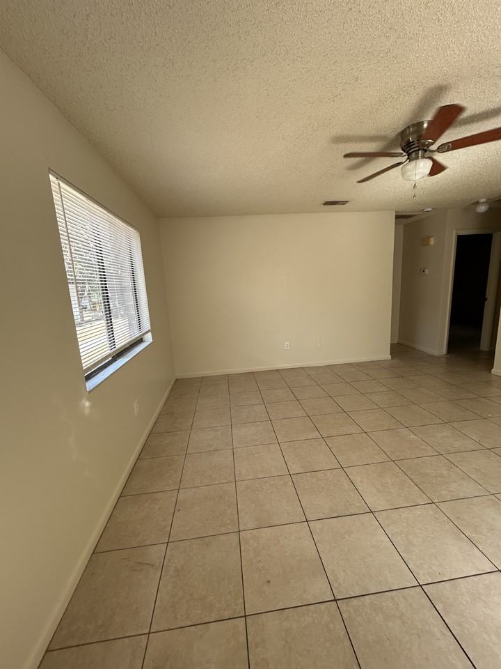 525 S Central Ave #1 - Photo 2 of 6