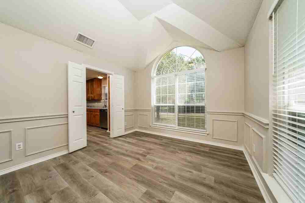 601 Wedgewood Dr - Photo 6 of 16