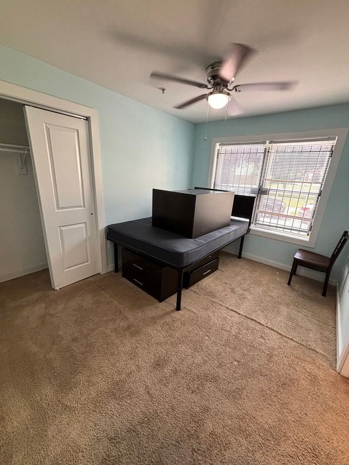 1609 Sydenham - Photo 5 of 50