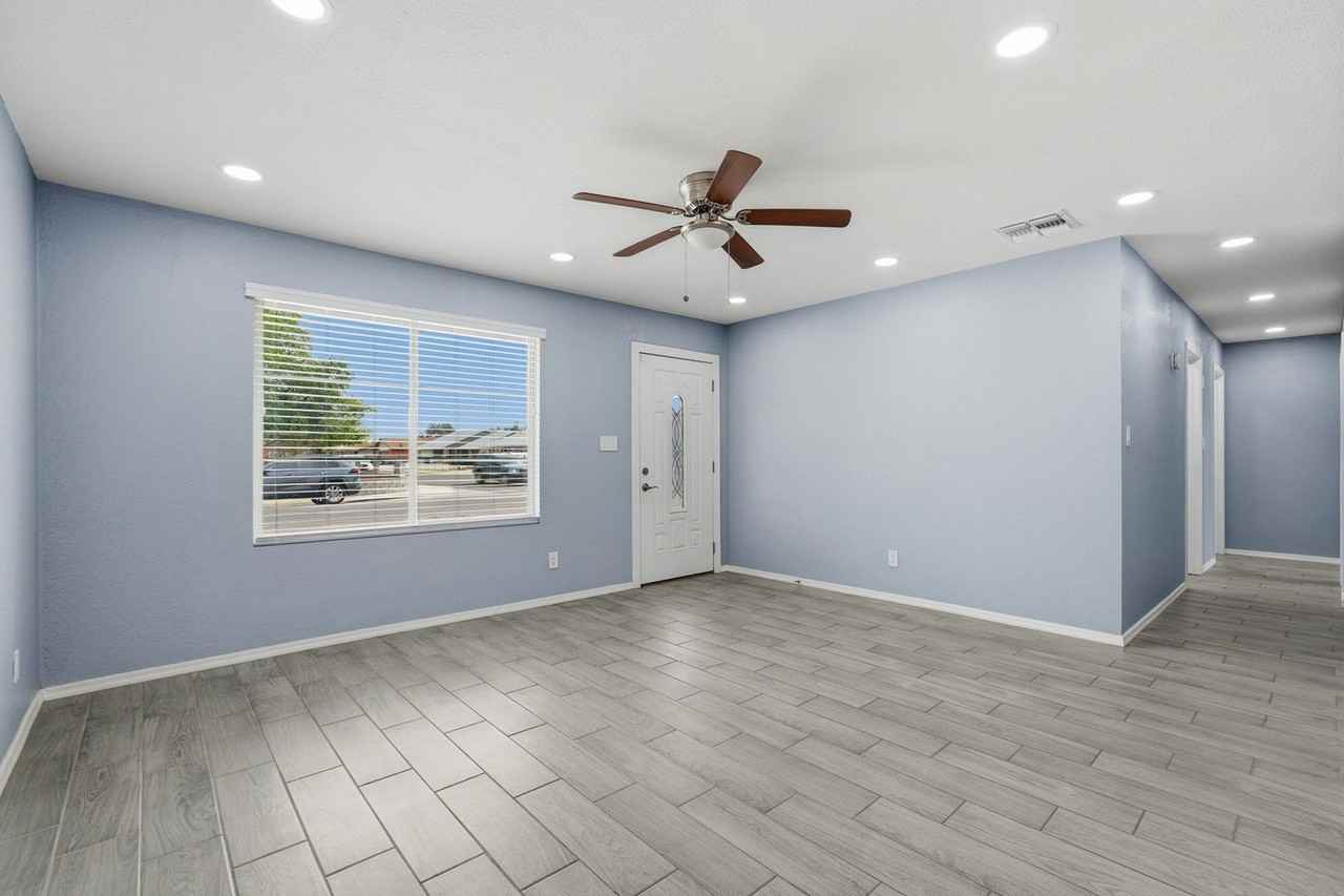 2934 N 79th Ln - Photo 5 of 31