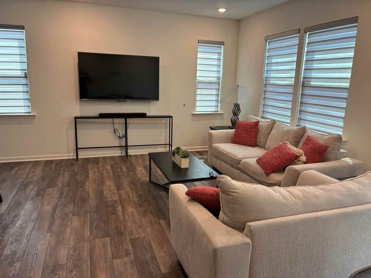 114 Golden Gate Ln - Photo 4 of 37