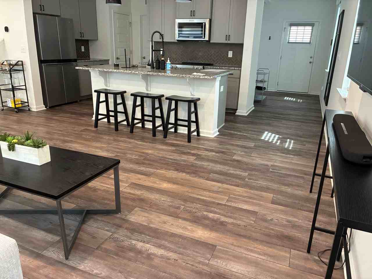 114 Golden Gate Ln - Photo 7 of 37
