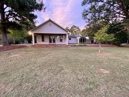 featured image of 2760 Louisville Rd #1