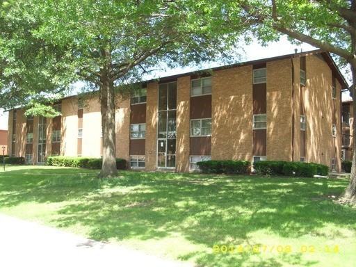 Mecherle Drive Apartments - Photo 6 of 11
