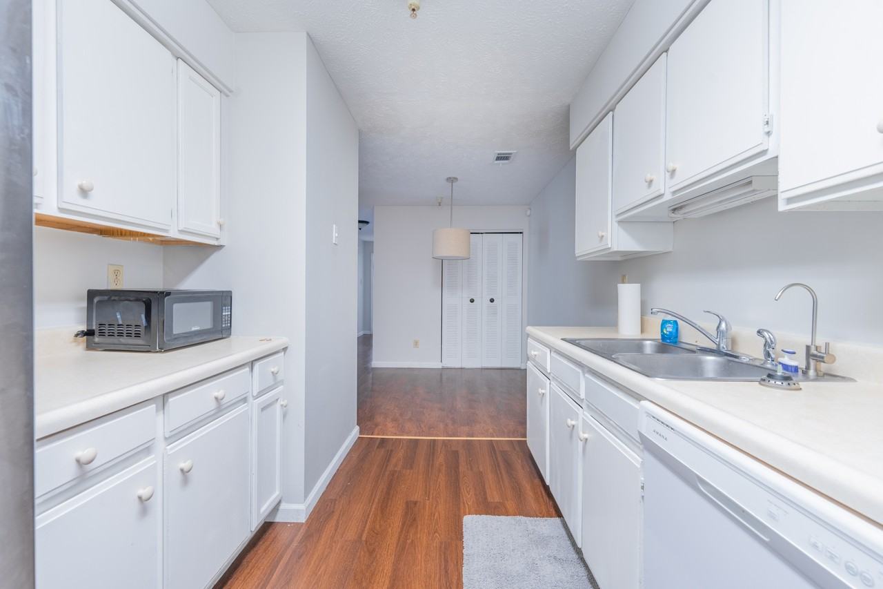 3200 John Hinkle Place - 1Unit 1 #1 - Photo 5 of 10