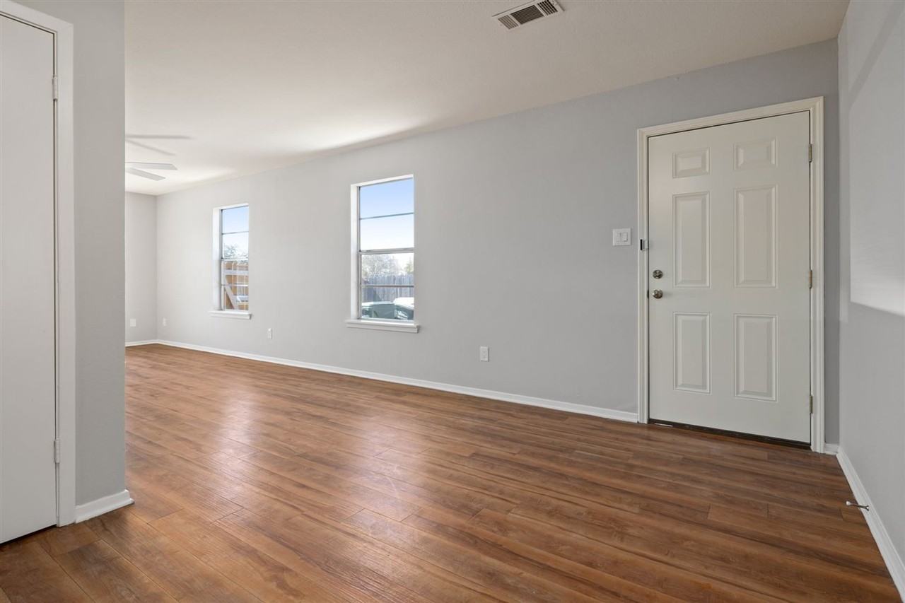 1204 Hillyer St - Photo 7 of 23