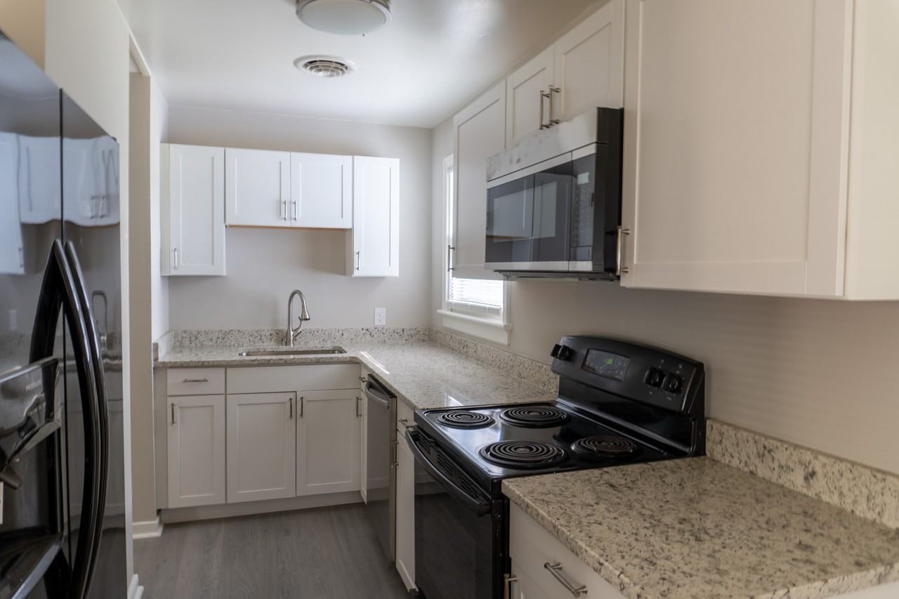 510 N Foxhill Rd #1 - Photo 4 of 10