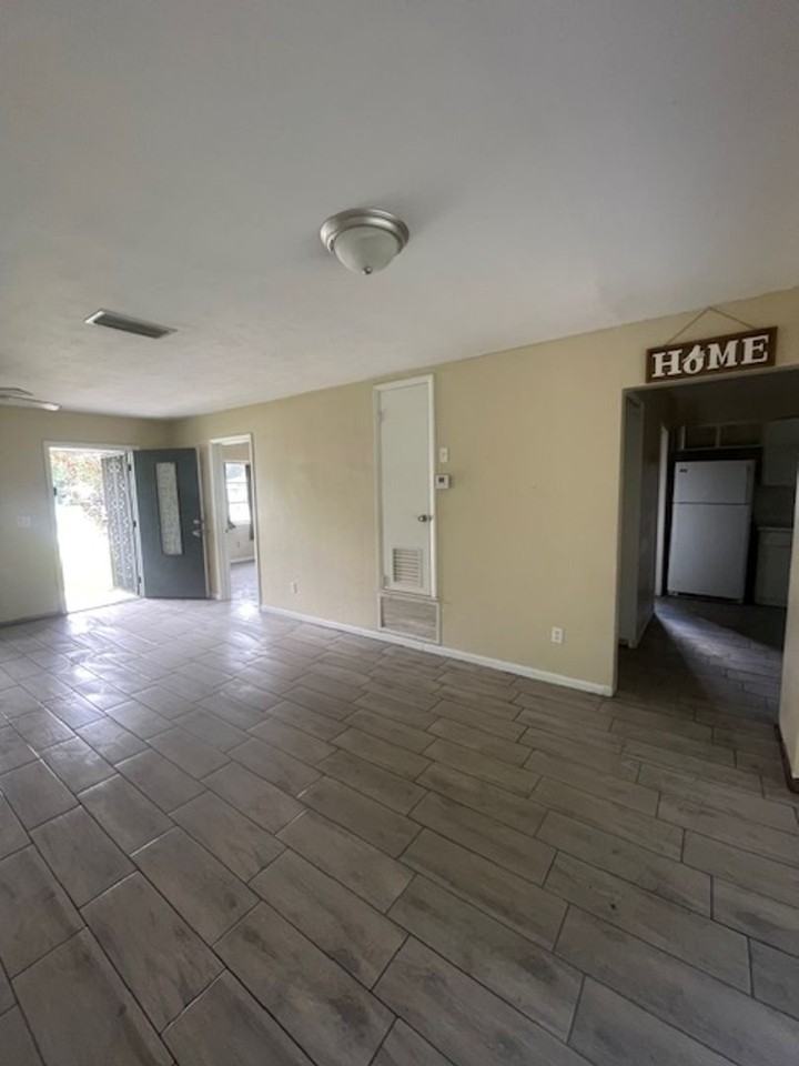 1583 N Page Dr - Photo 2 of 10