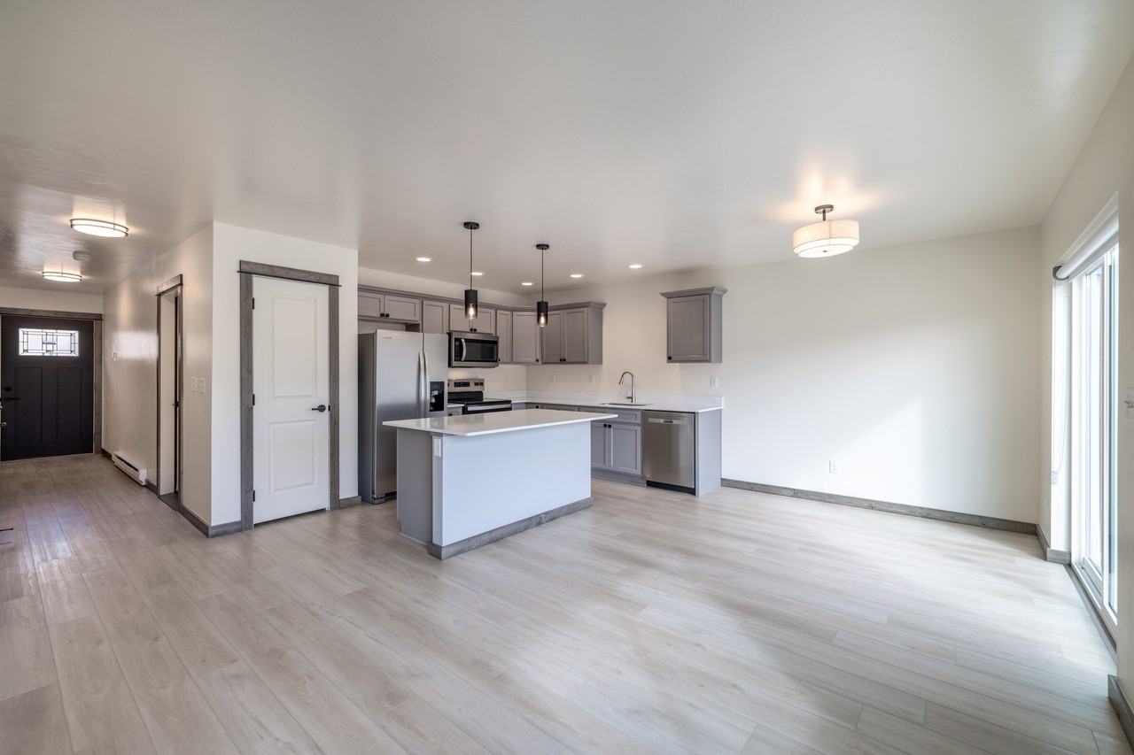 3396 Crosswind Ct #4 - Photo 5 of 42
