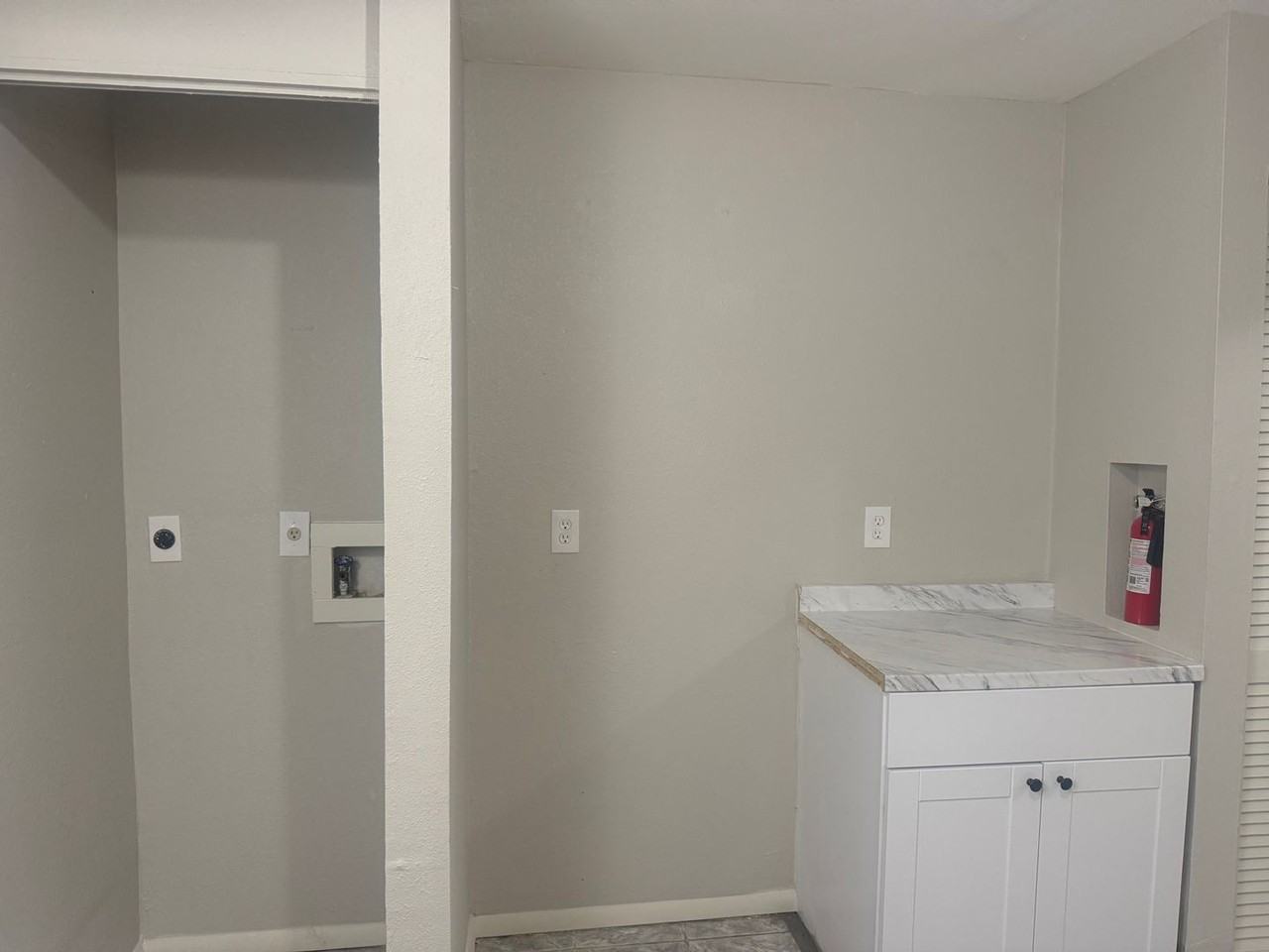 925 33rd Ave W - Photo 6 of 15