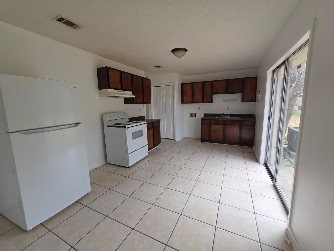 4119 Karen St #1 - Photo 5 of 13