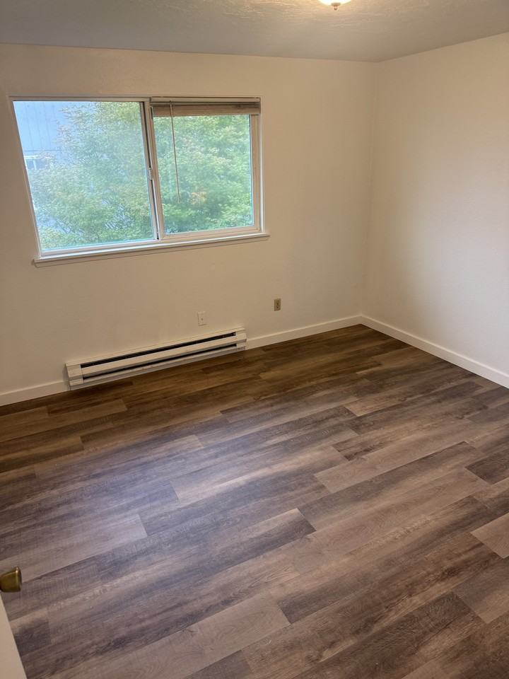 226 Ne 3rd St #3 - Photo 2 of 8