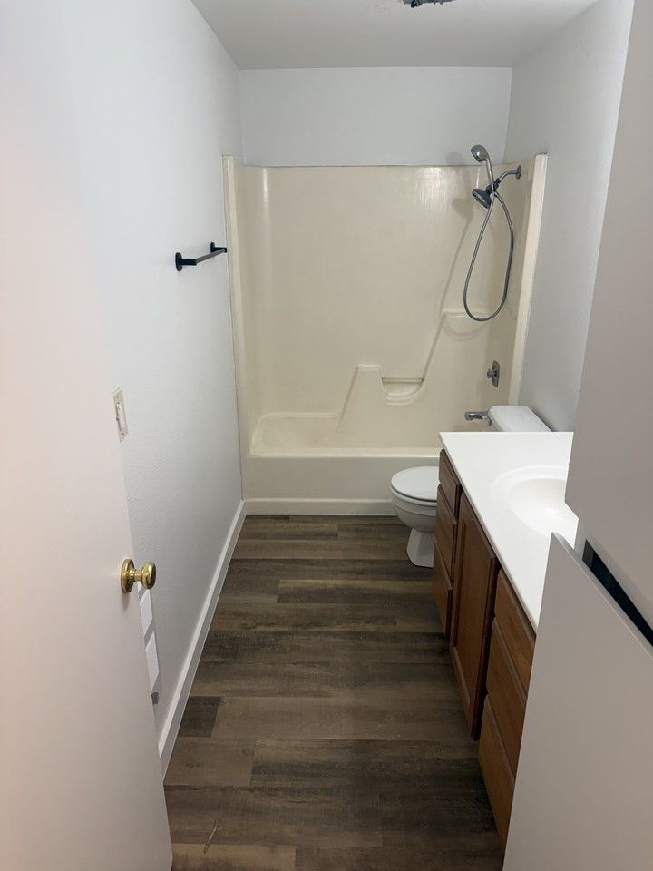 226 Ne 3rd St #3 - Photo 4 of 8