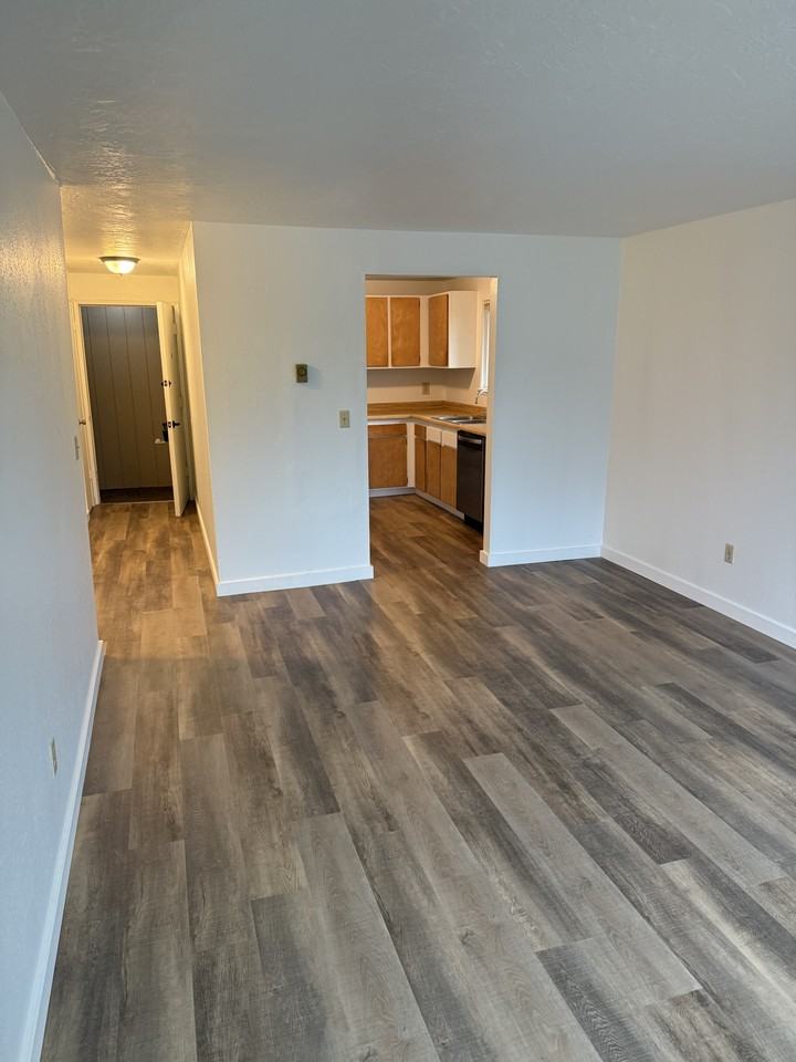 226 Ne 3rd St #3 - Photo 7 of 8