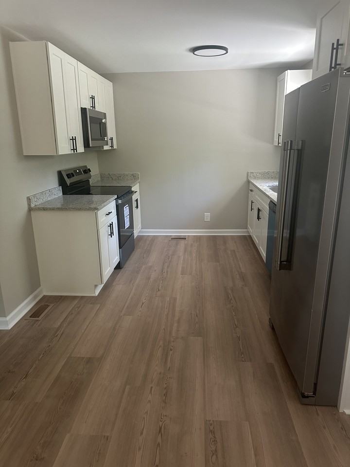 5411 Old Griffin Rd #1 - Photo 4 of 12