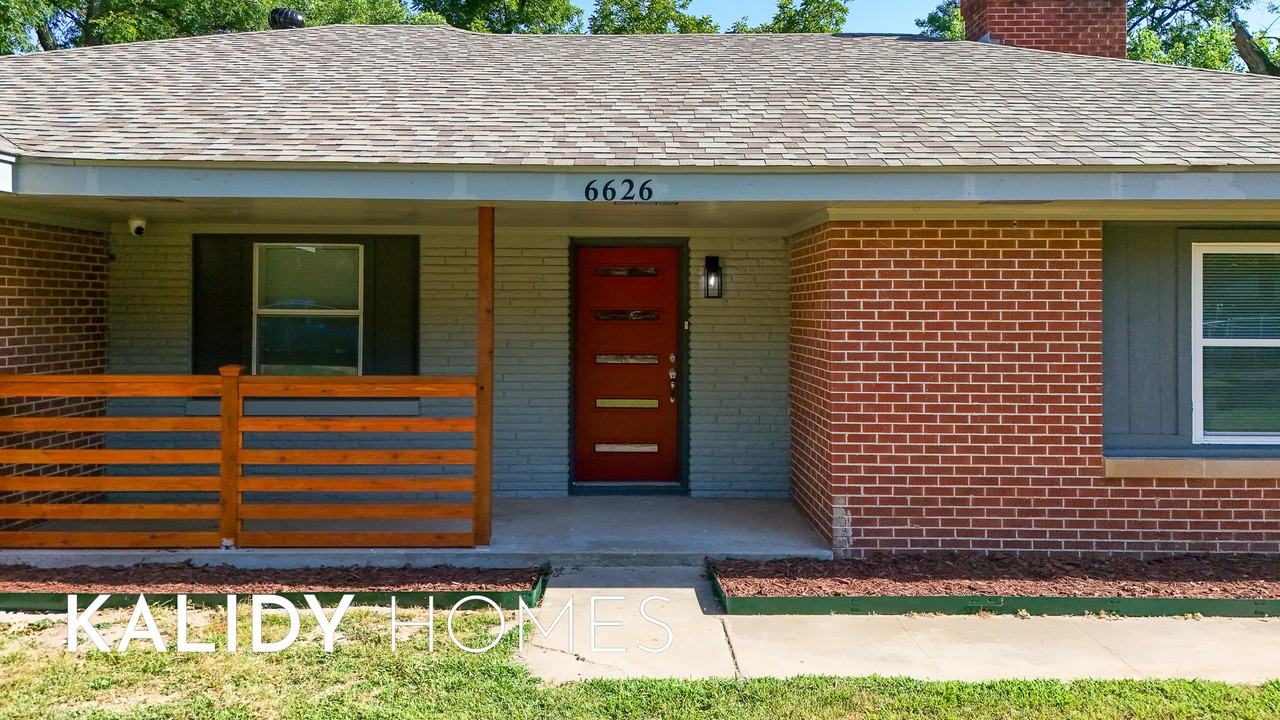 6626 Nw 12th St #1 - Photo 3 of 30