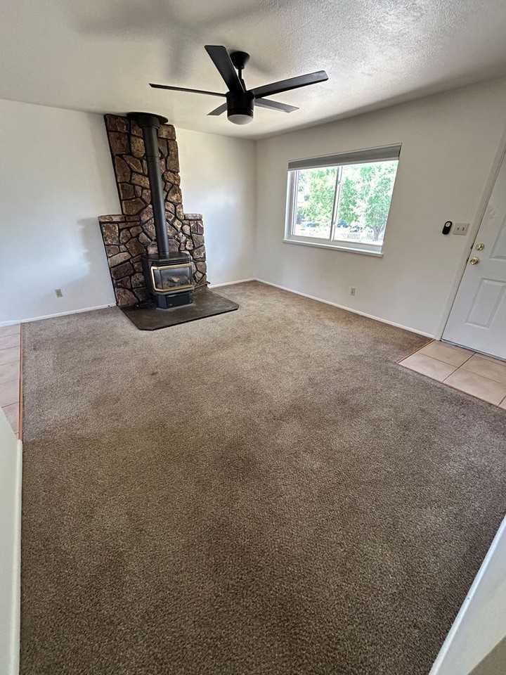 154 S Los Pinos Dr - Photo 3 of 39