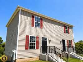 featured image of 125 Highland Ct