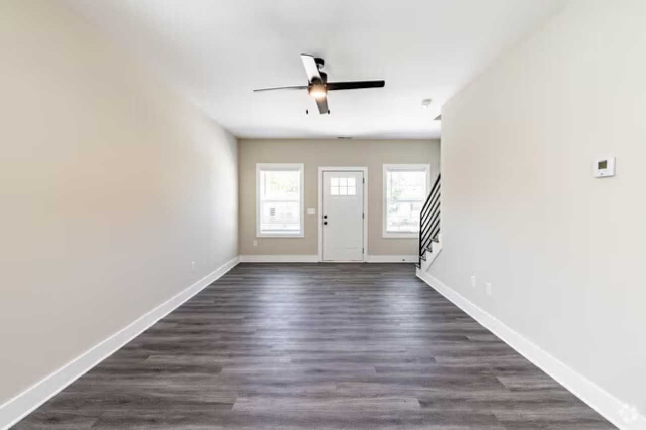 446 Glenda Ct #446 - Photo 3 of 8