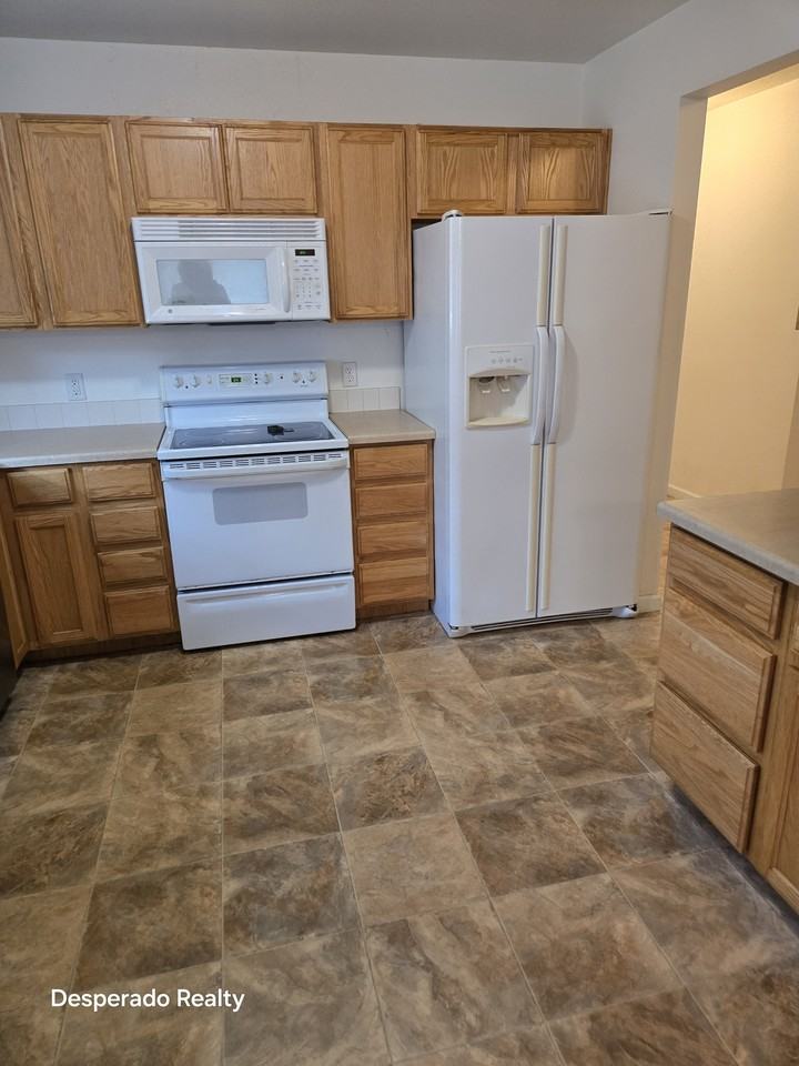 2323 Island Place #1 - Photo 4 of 11