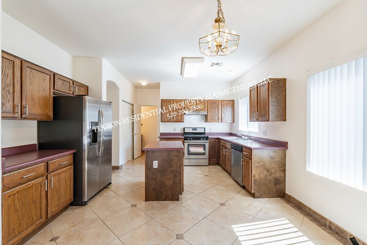 7442 W Sonesta Dr #1 - Photo 5 of 37