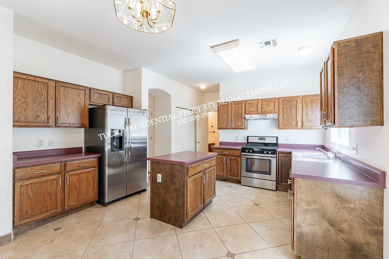 7442 W Sonesta Dr #1 - Photo 6 of 37