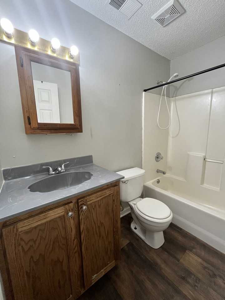 320 Main St #8 - Photo 6 of 7