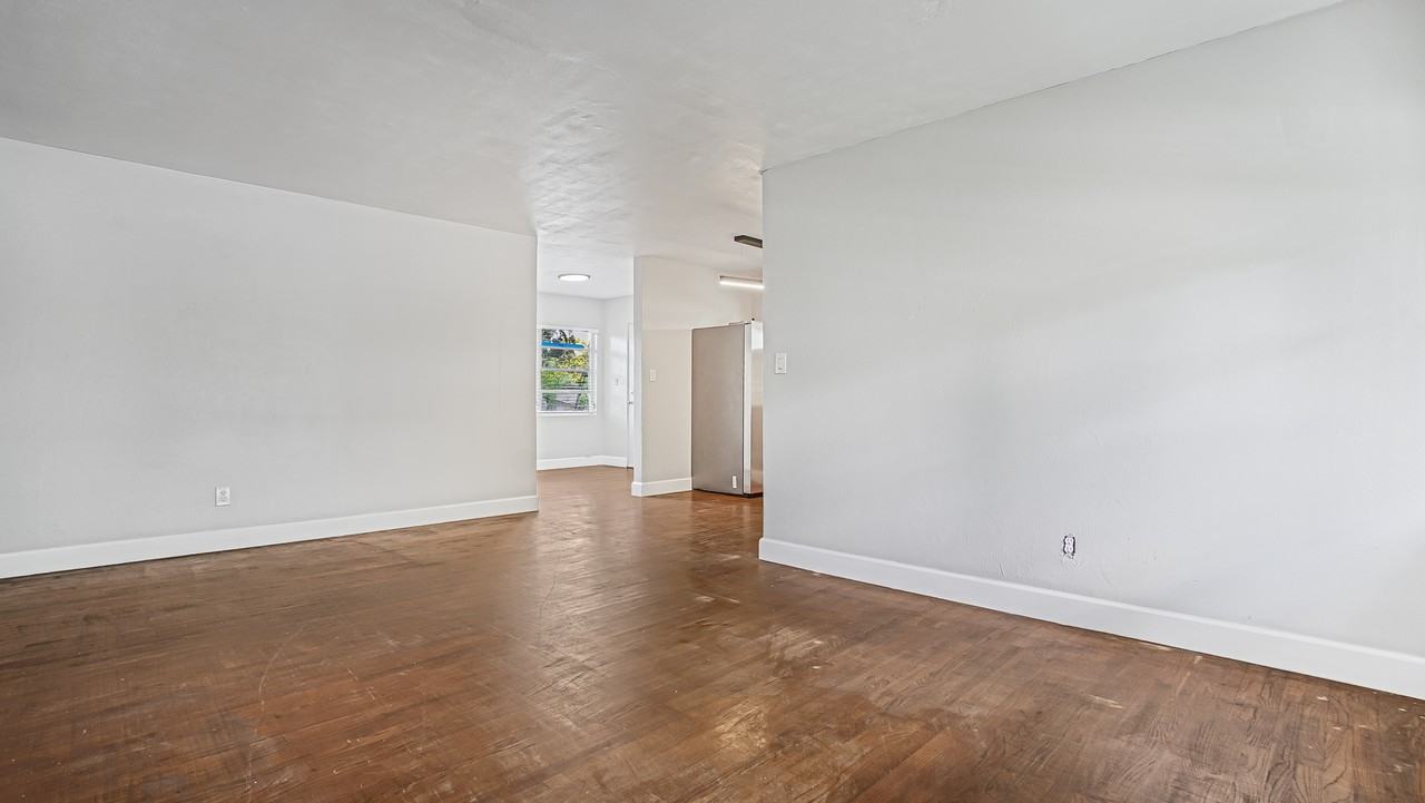 5518 Riviera Dr #1 - Photo 4 of 29