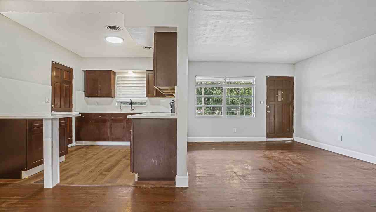 5518 Riviera Dr #1 - Photo 5 of 29