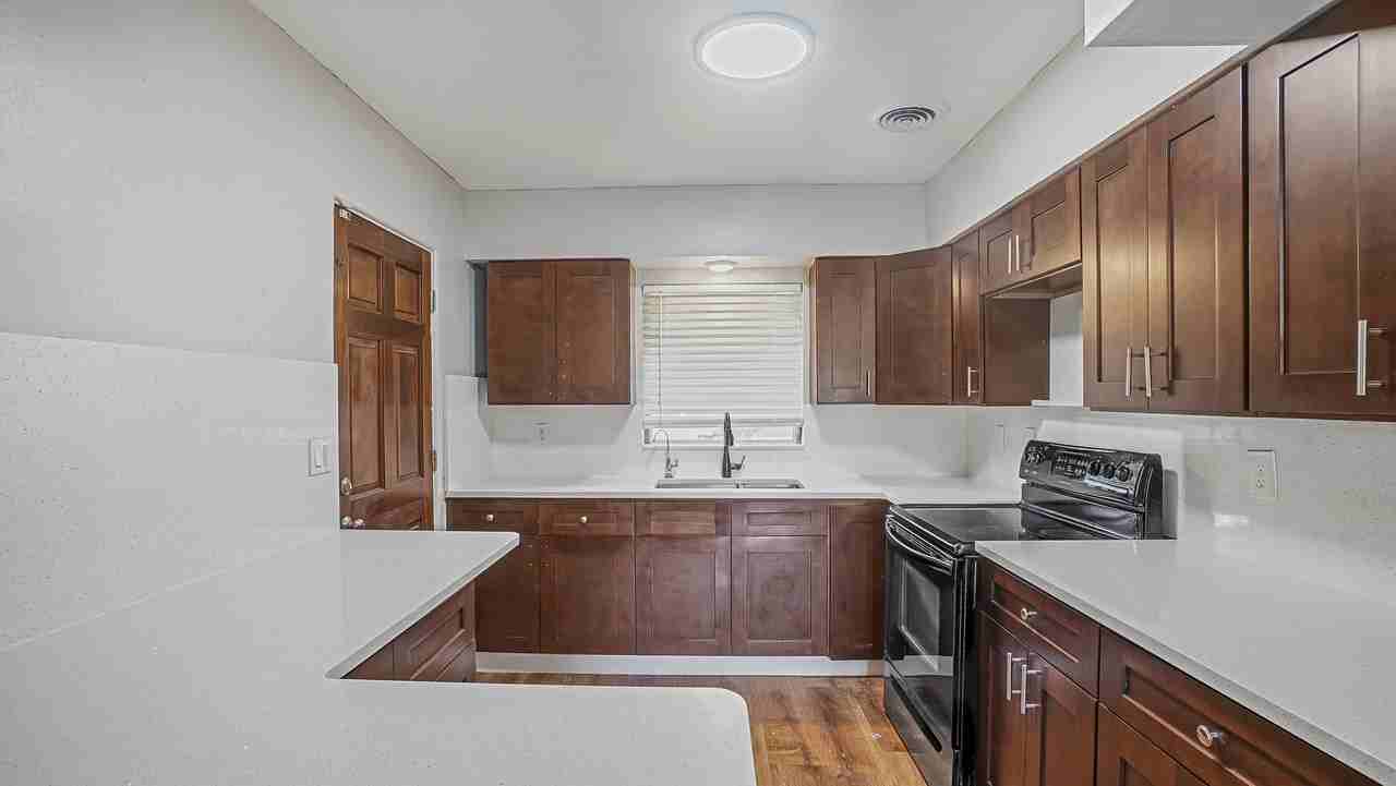 5518 Riviera Dr #1 - Photo 6 of 29